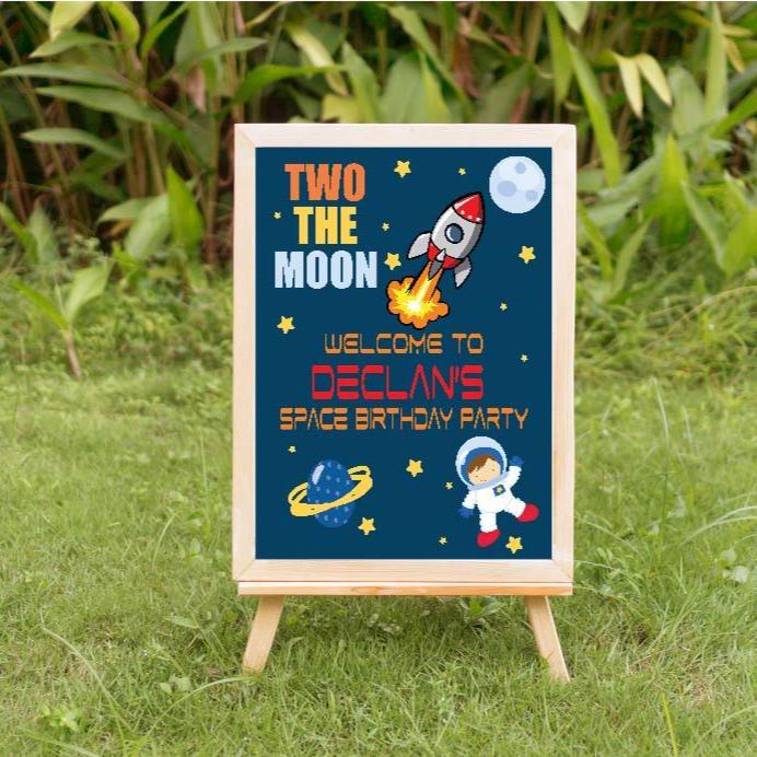 TWO the moon birthday welcome sign